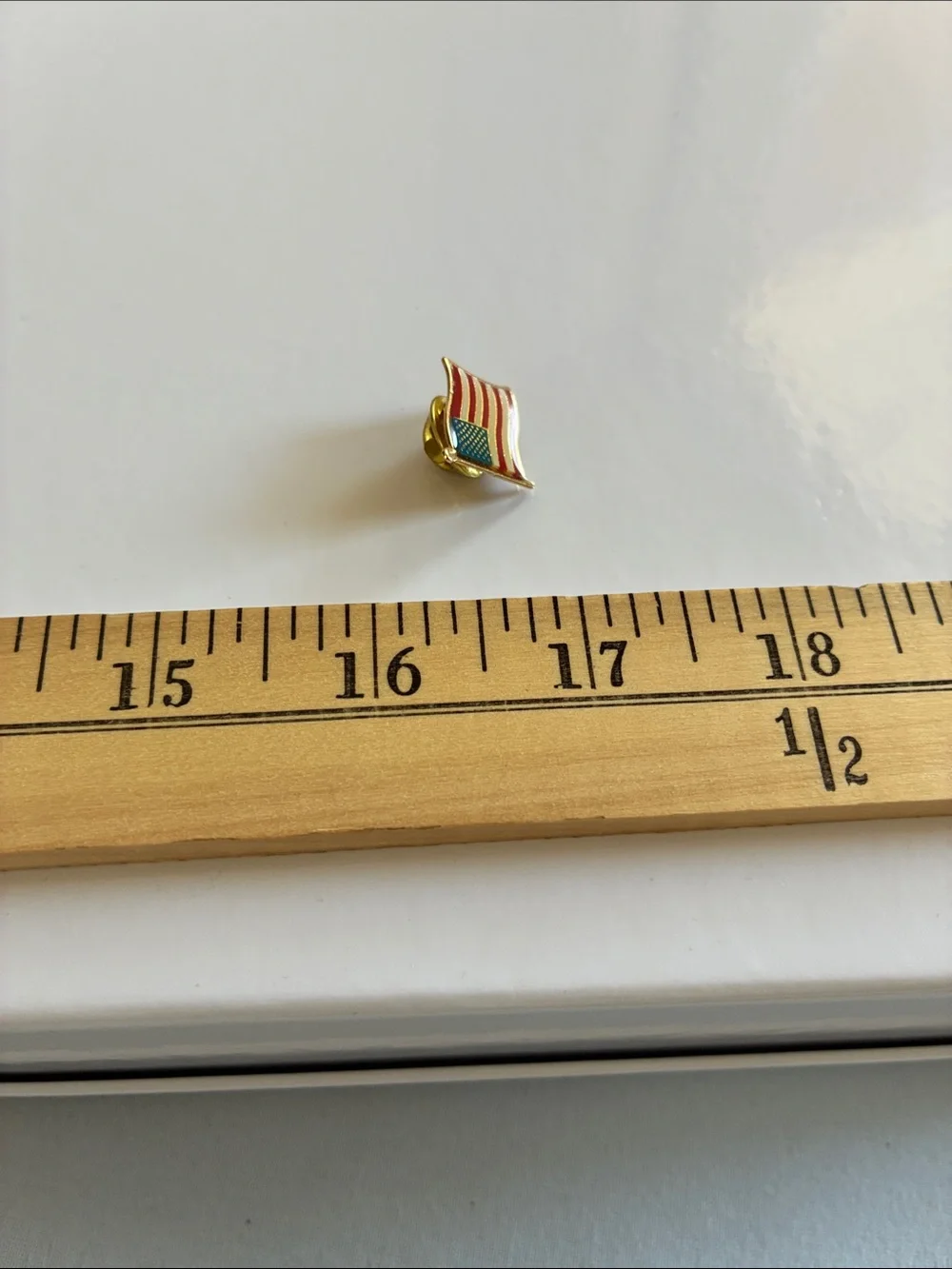 Source Unknown gold tone